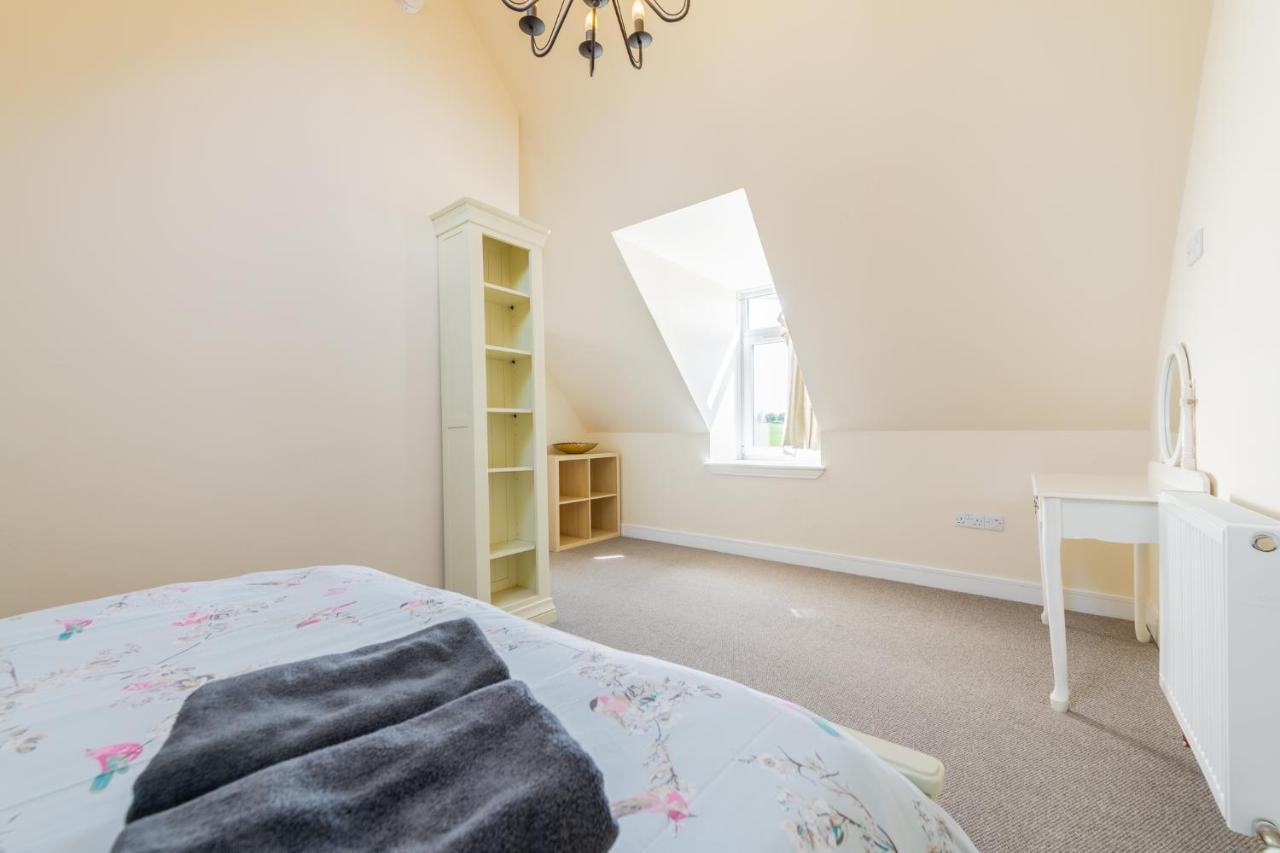 Nether Newton - Sleeps 12, Hottub, Sauna, Private Garden Newmilns Екстериор снимка