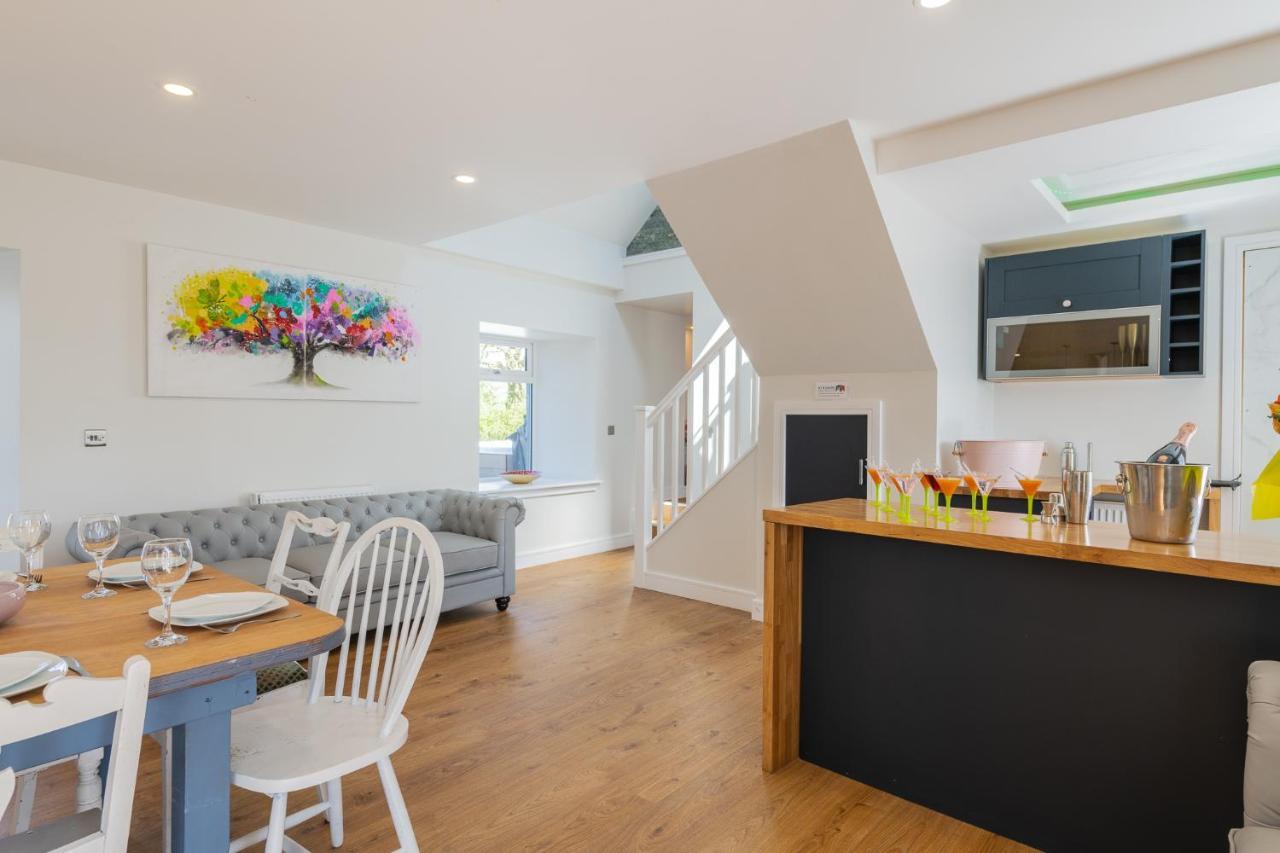 Nether Newton - Sleeps 12, Hottub, Sauna, Private Garden Newmilns Екстериор снимка