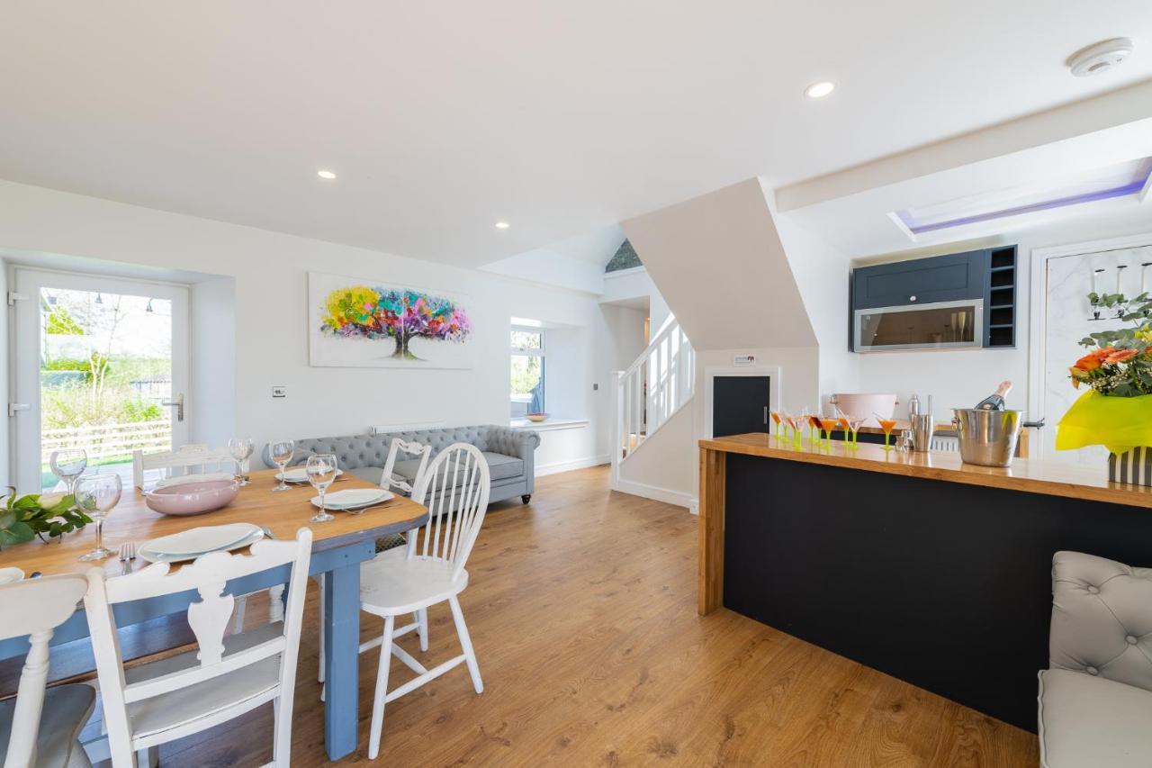 Nether Newton - Sleeps 12, Hottub, Sauna, Private Garden Newmilns Екстериор снимка