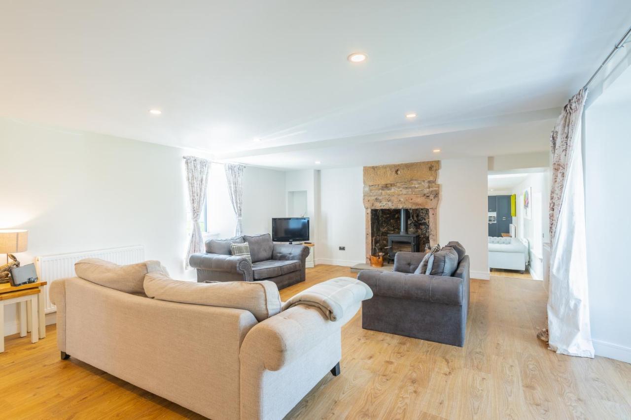 Nether Newton - Sleeps 12, Hottub, Sauna, Private Garden Newmilns Екстериор снимка