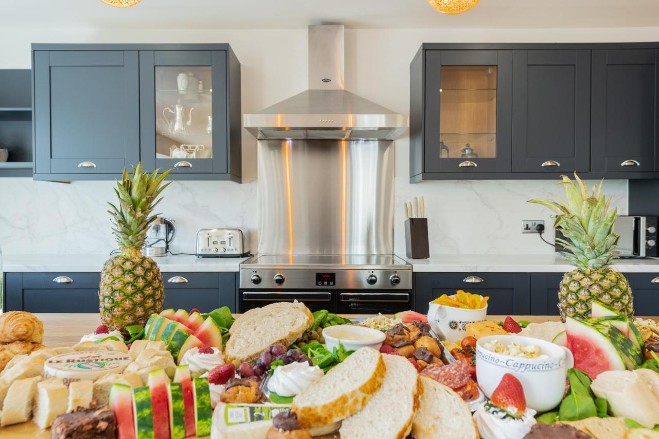 Nether Newton - Sleeps 12, Hottub, Sauna, Private Garden Newmilns Екстериор снимка