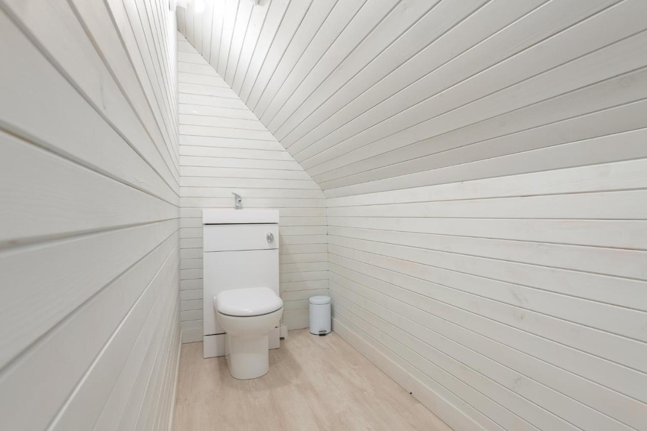 Nether Newton - Sleeps 12, Hottub, Sauna, Private Garden Newmilns Екстериор снимка