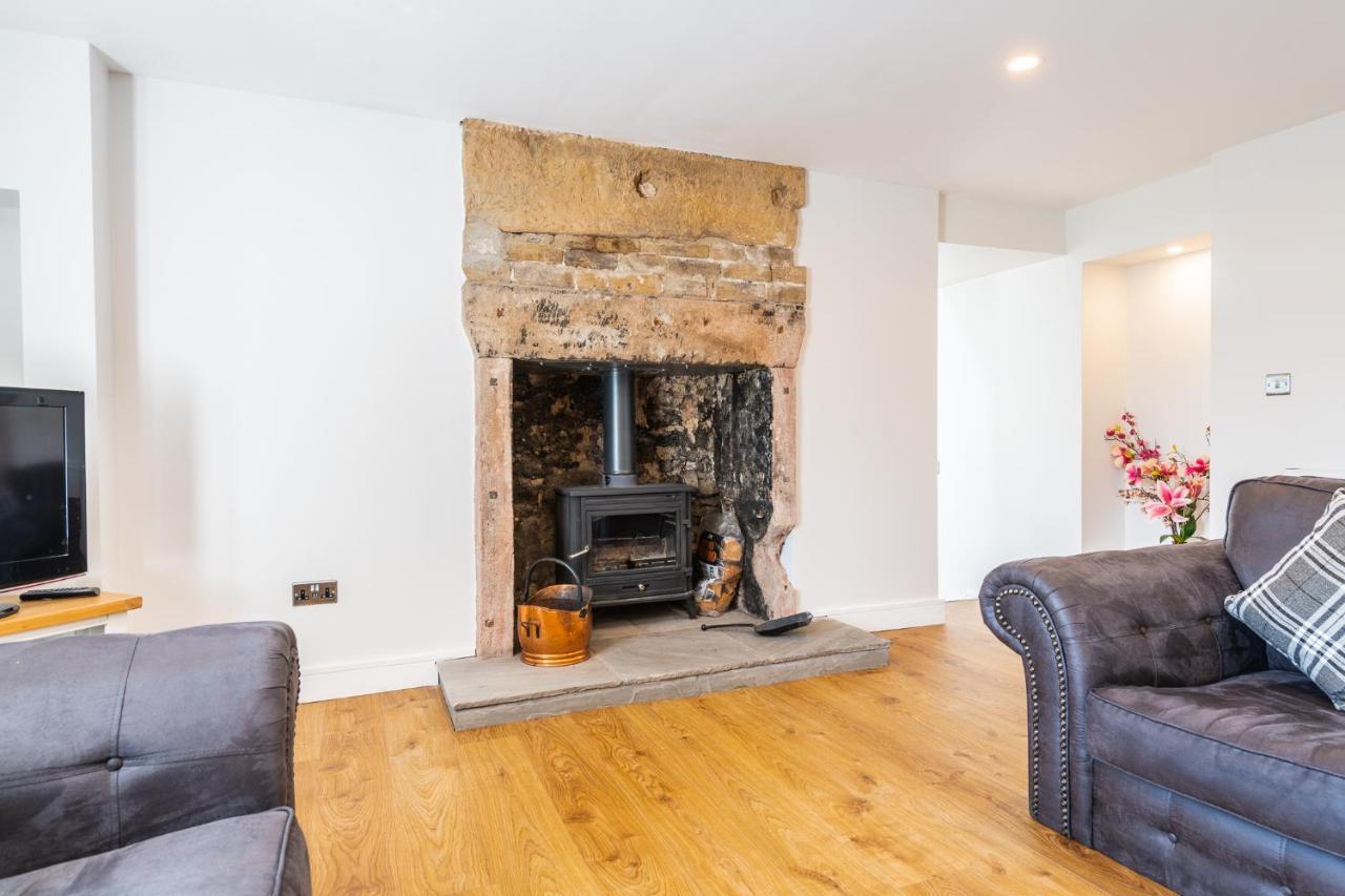 Nether Newton - Sleeps 12, Hottub, Sauna, Private Garden Newmilns Екстериор снимка