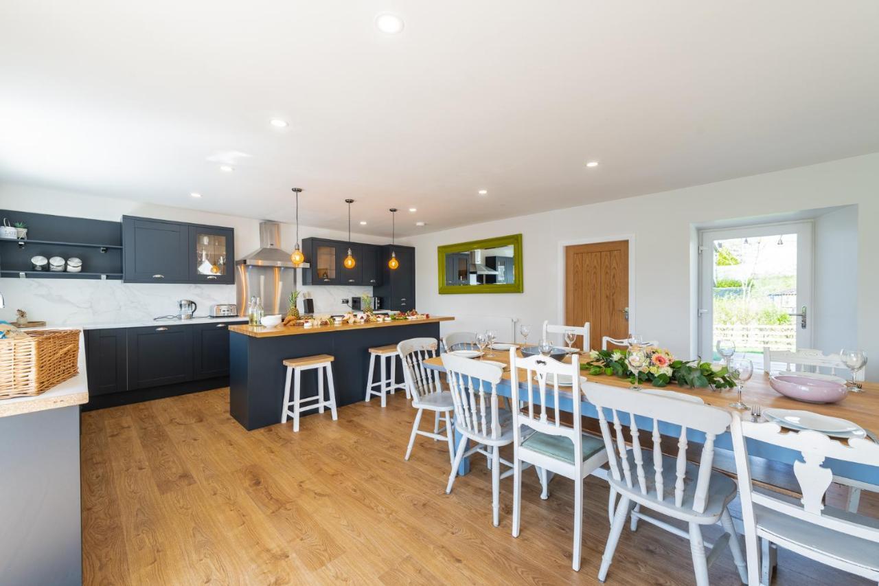 Nether Newton - Sleeps 12, Hottub, Sauna, Private Garden Newmilns Екстериор снимка