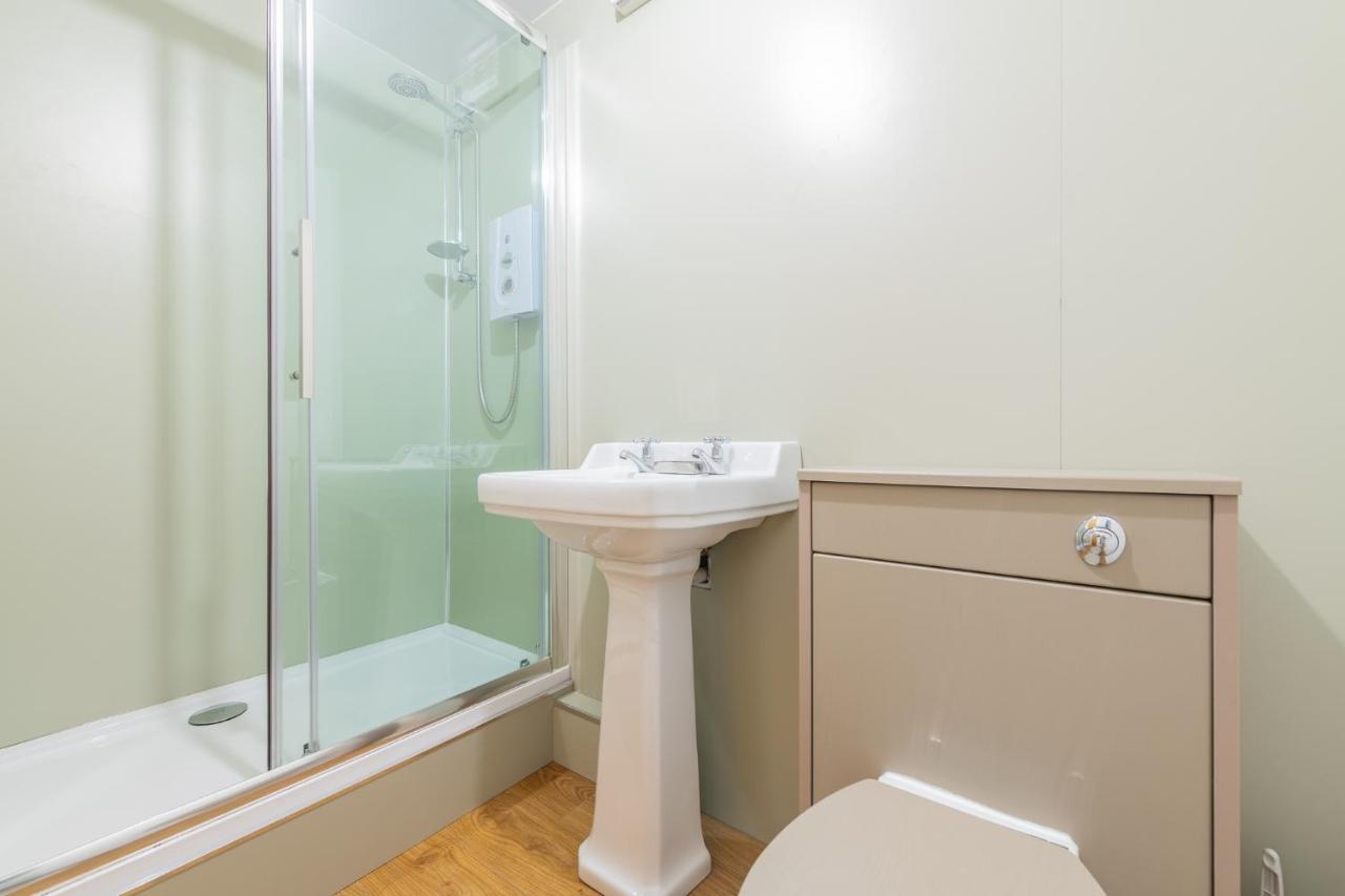 Nether Newton - Sleeps 12, Hottub, Sauna, Private Garden Newmilns Екстериор снимка