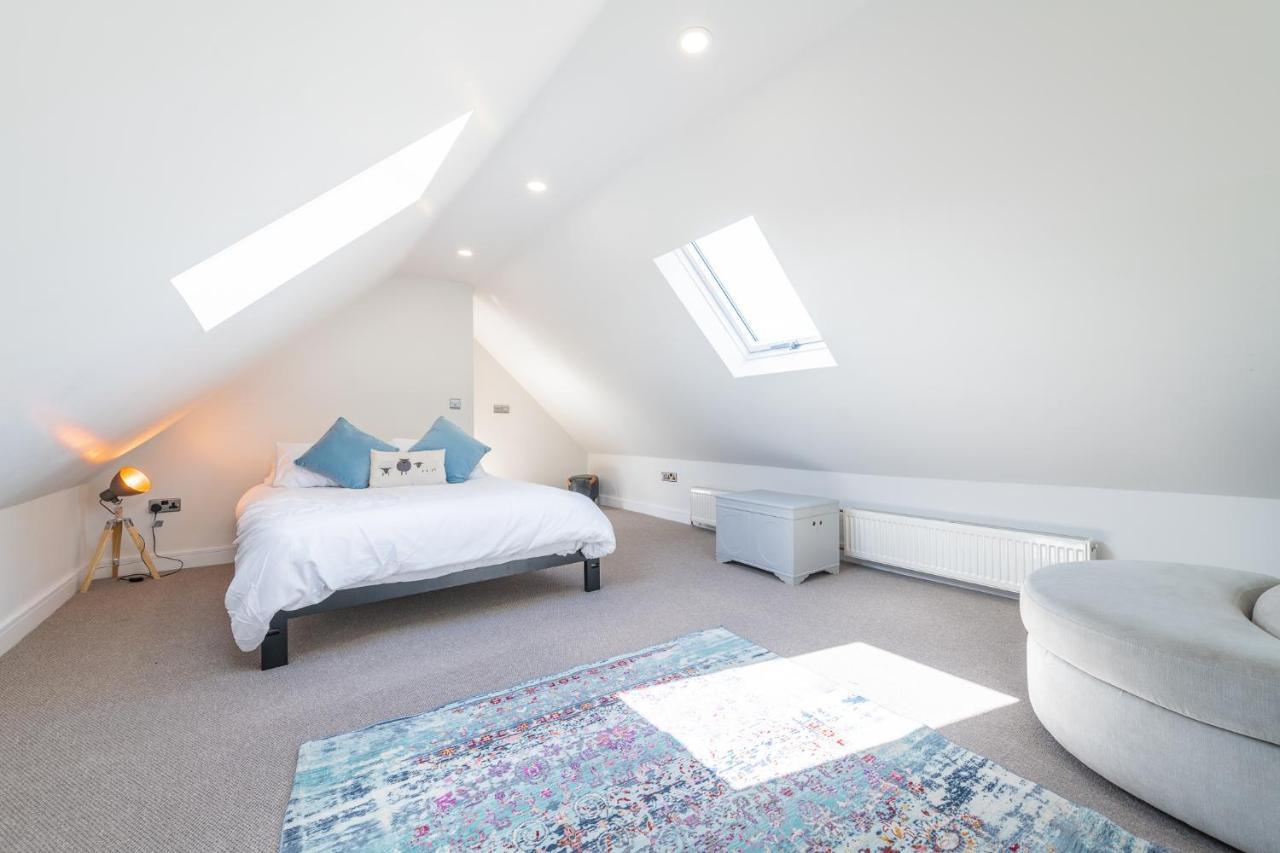 Nether Newton - Sleeps 12, Hottub, Sauna, Private Garden Newmilns Екстериор снимка
