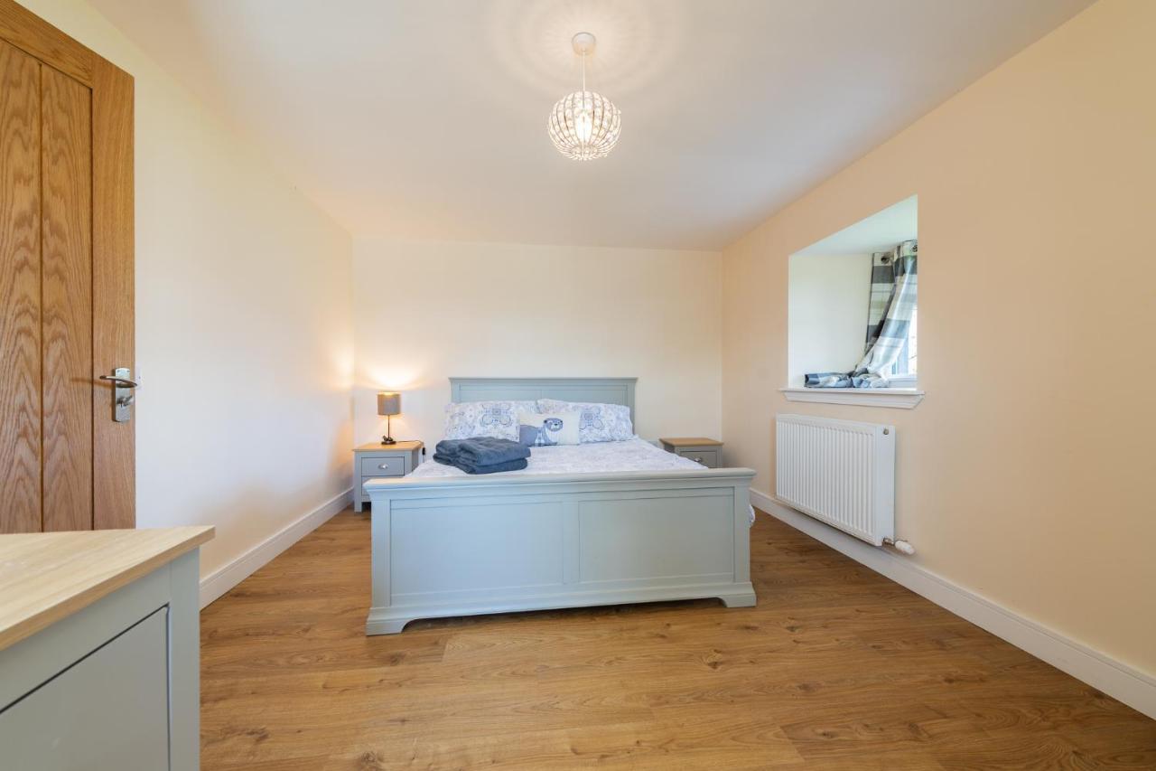 Nether Newton - Sleeps 12, Hottub, Sauna, Private Garden Newmilns Екстериор снимка