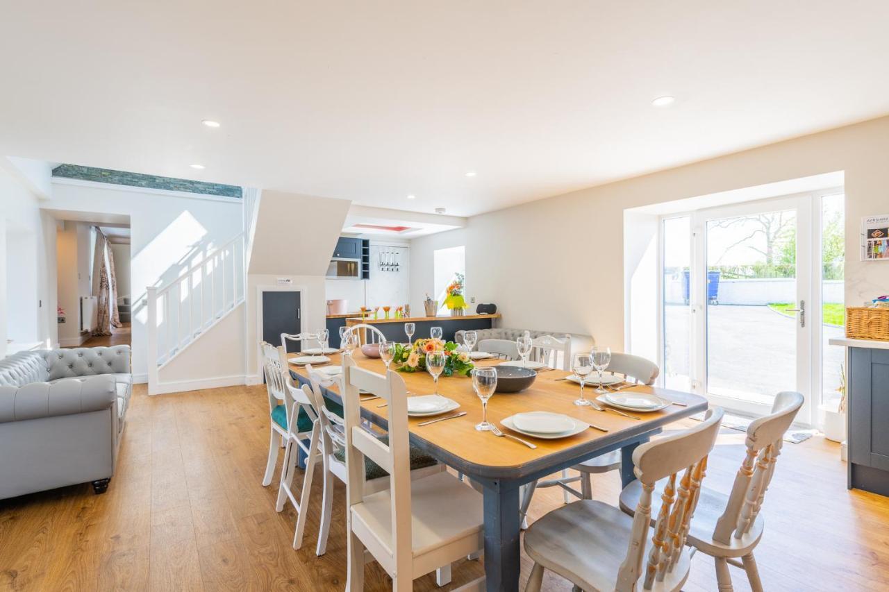 Nether Newton - Sleeps 12, Hottub, Sauna, Private Garden Newmilns Екстериор снимка