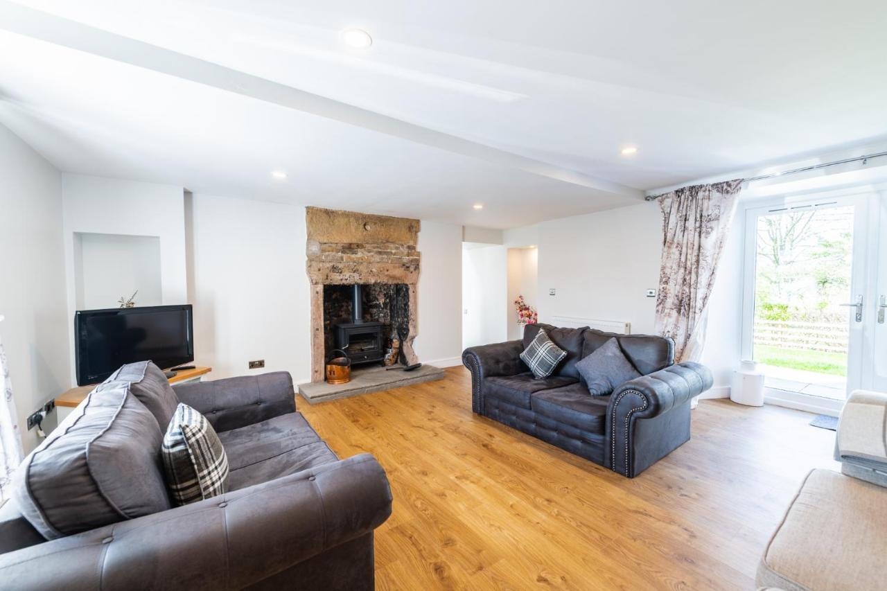 Nether Newton - Sleeps 12, Hottub, Sauna, Private Garden Newmilns Екстериор снимка
