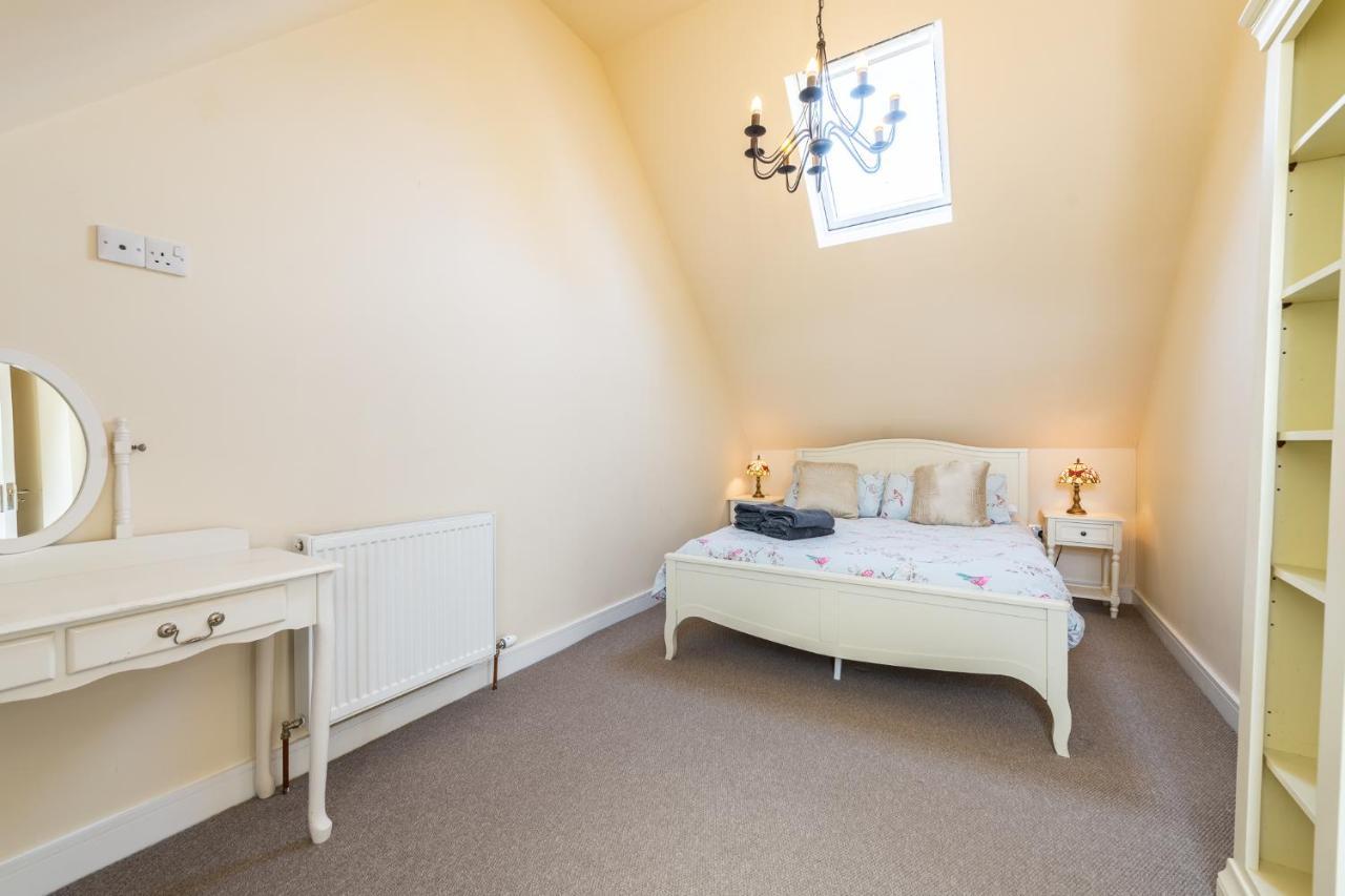 Nether Newton - Sleeps 12, Hottub, Sauna, Private Garden Newmilns Екстериор снимка