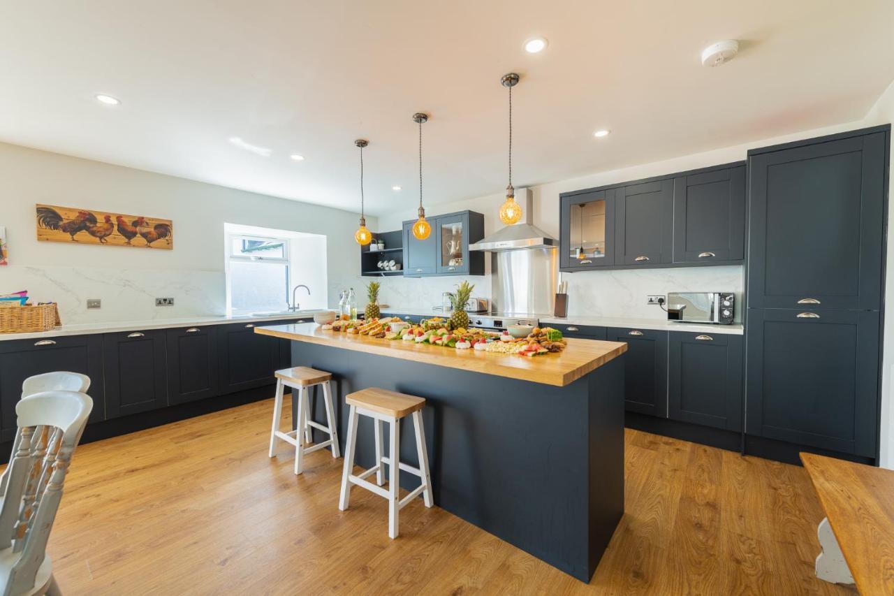 Nether Newton - Sleeps 12, Hottub, Sauna, Private Garden Newmilns Екстериор снимка