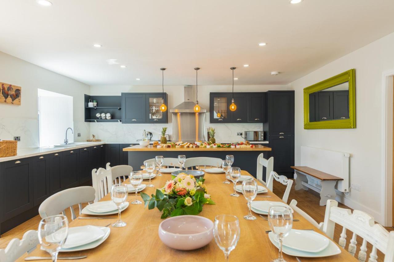 Nether Newton - Sleeps 12, Hottub, Sauna, Private Garden Newmilns Екстериор снимка