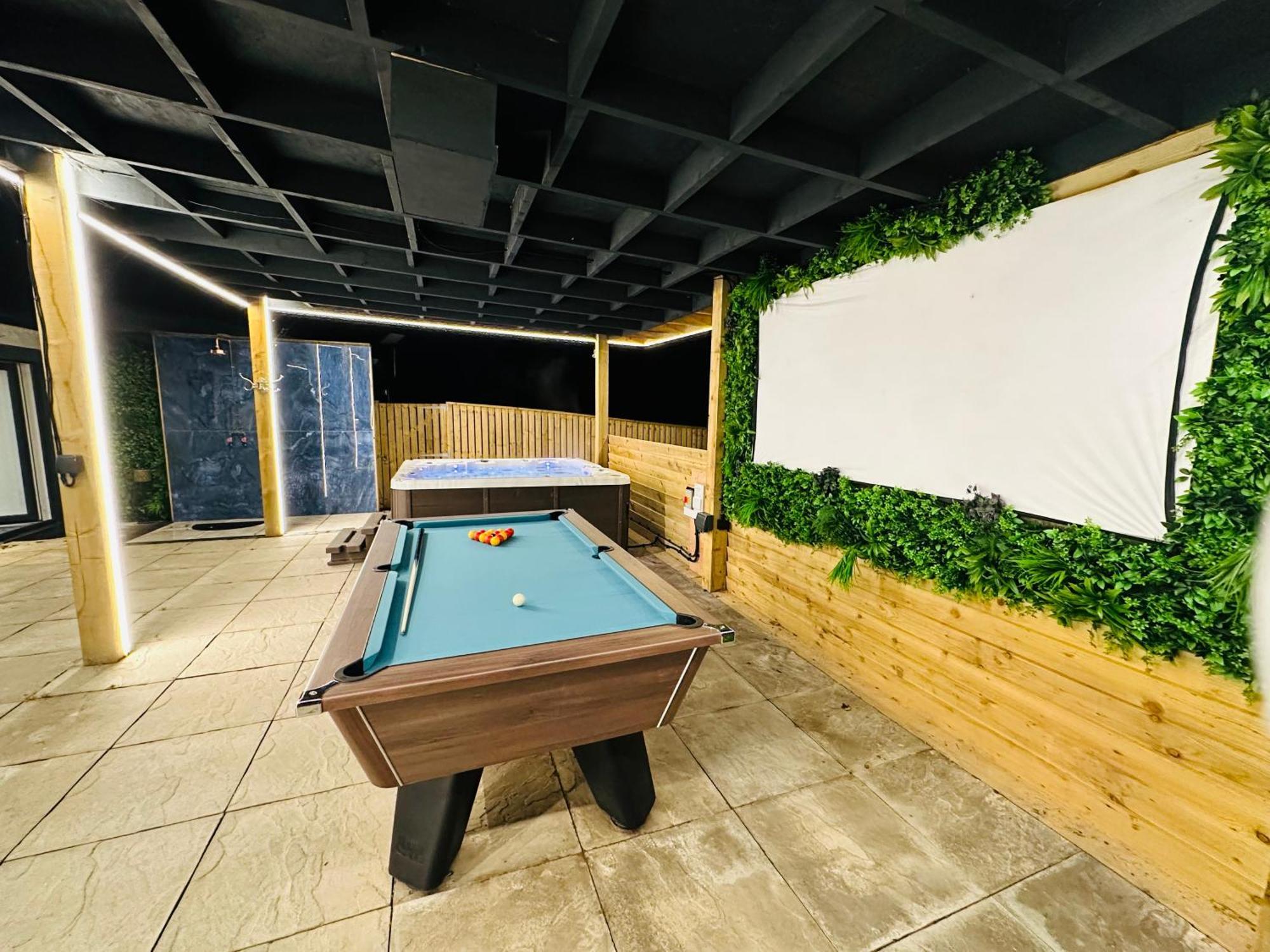 Nether Newton - Sleeps 12, Hottub, Sauna, Private Garden Newmilns Екстериор снимка